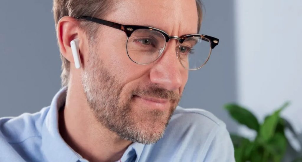 Gadgets en oferta LIDL de săptămâna viitoare #34: căști wireless in-ear, termometru auto, plafonieră LED cu difuzor