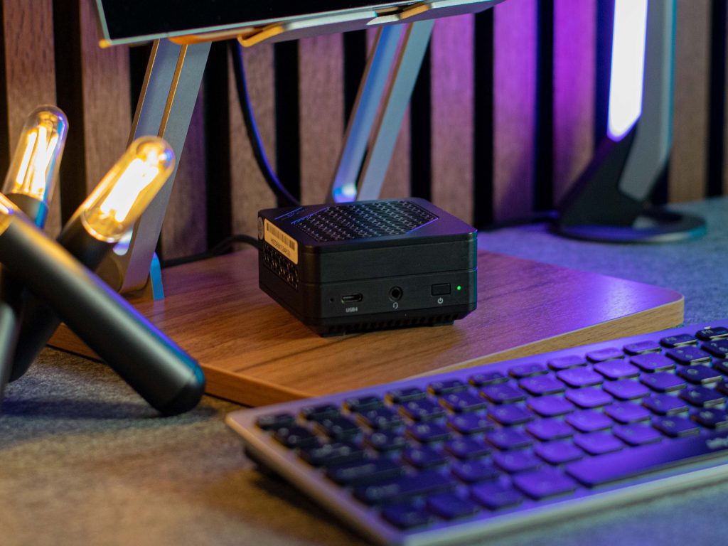 Revisión de Minisforum Mercury Series EM680: una mini PC asombrosamente pequeña con un Ryzen 7 6800U y USB4