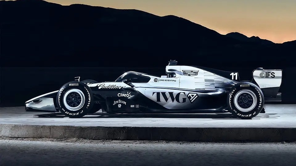 Cadillac F1 sorprende con una decoración impresionante de 2026 revelada durante un anuncio en el Super Bowl.
